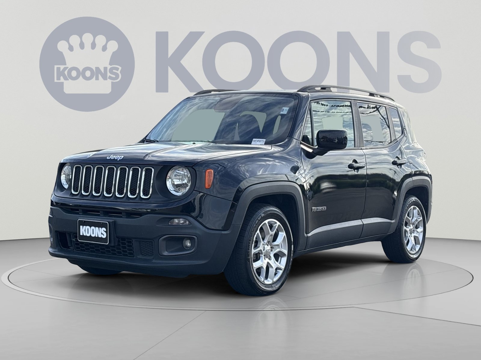 Used 2017 Jeep Renegade Latitude FWD image 1