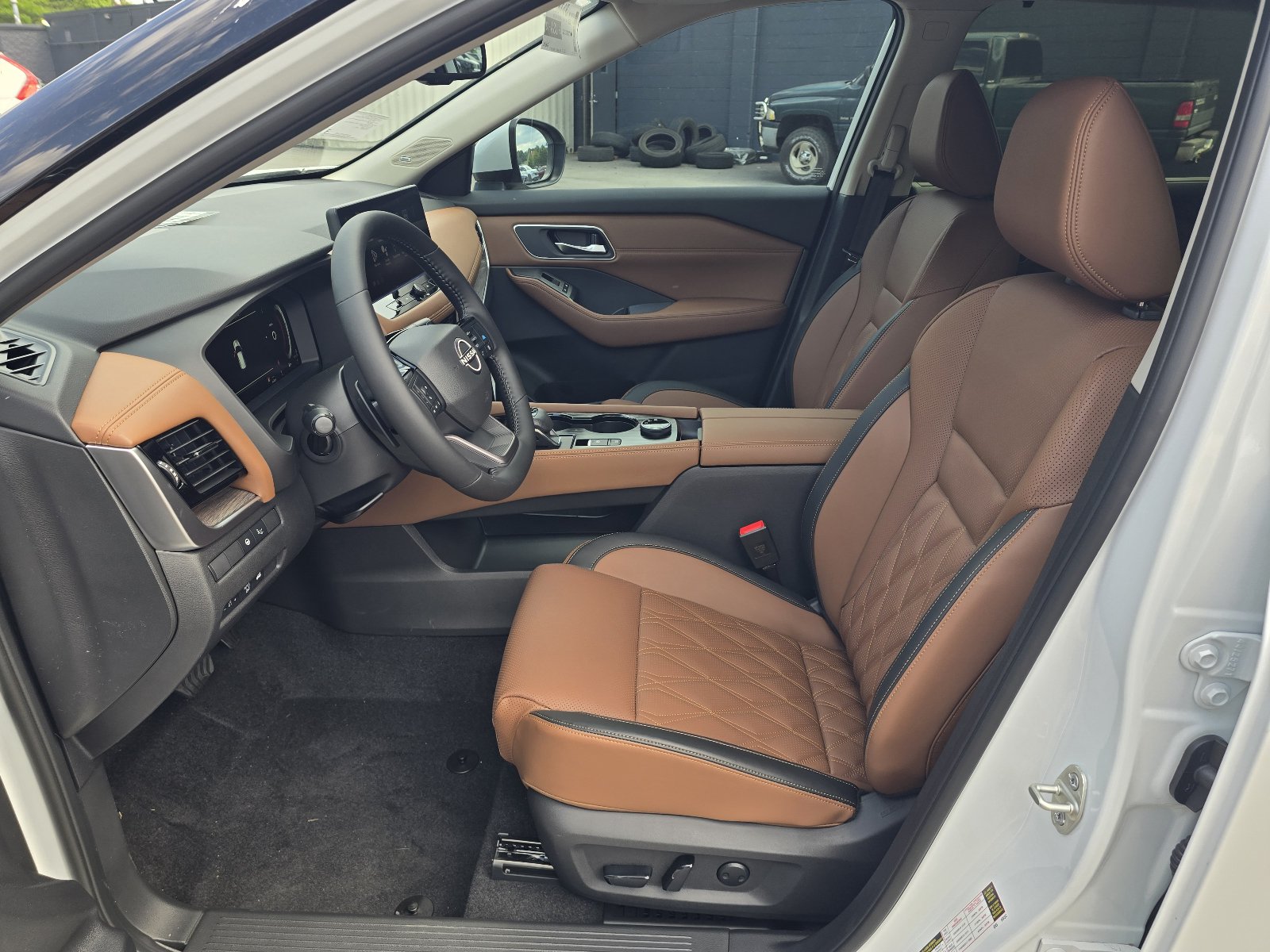 New 2026 Nissan Rogue Platinum AWD/4WD image 12
