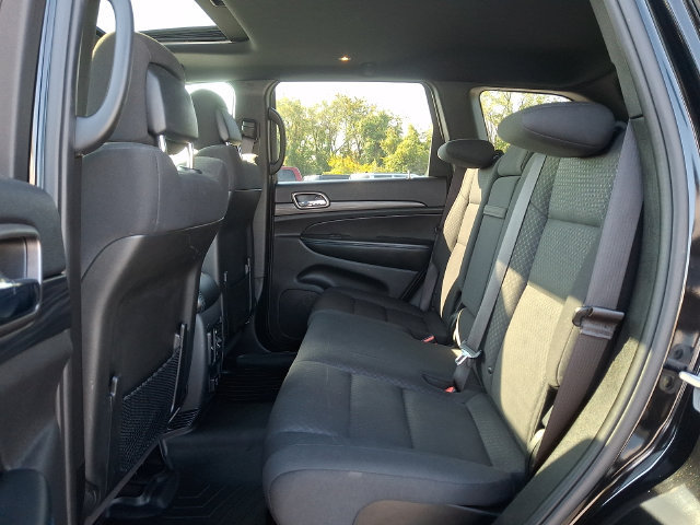 Used 2019 Jeep Grand Cherokee Laredo AWD/4WD image 10