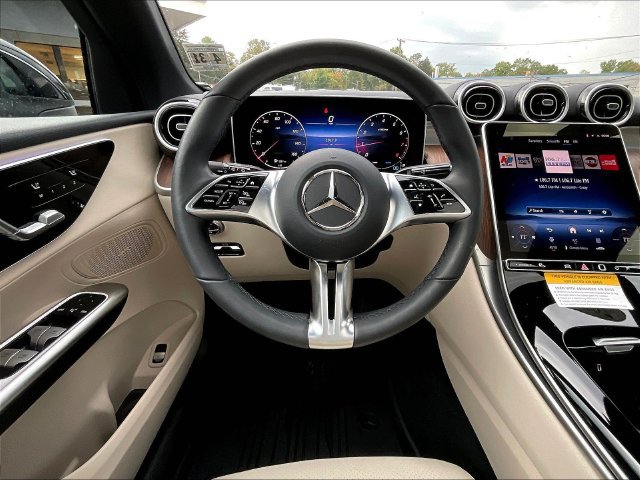 Used 2026 Mercedes-Benz GLC 300 4MATIC image 10