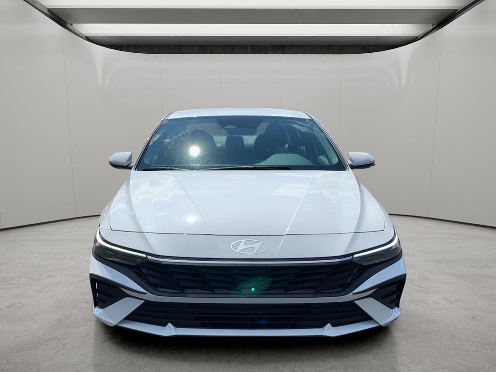 Certified 2026 Hyundai Elantra SE FWD image 8