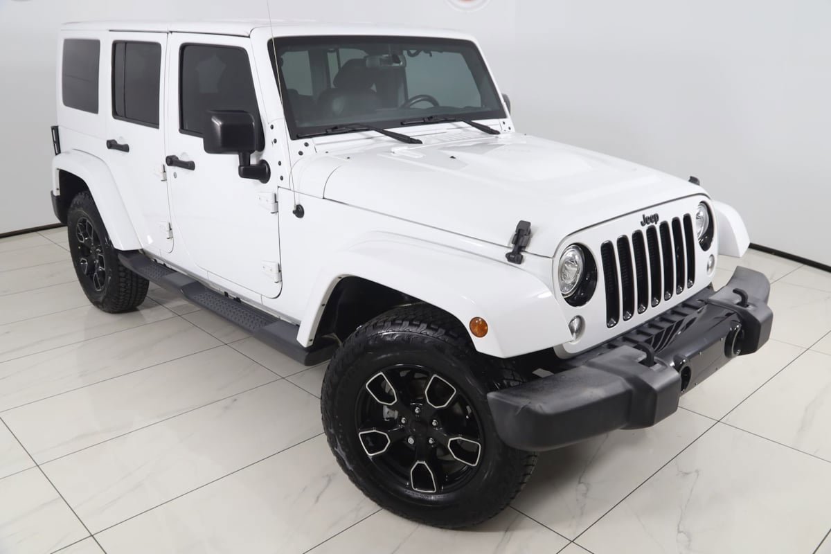 Used 2017 Jeep Wrangler Unlimited Sahara AWD/4WD image 14