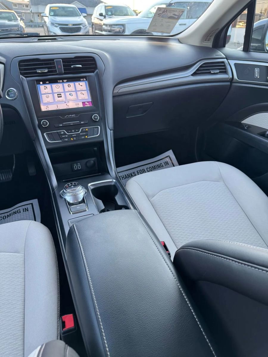 Used 2019 Ford Fusion SE w/ Equipment Group 151A image 17