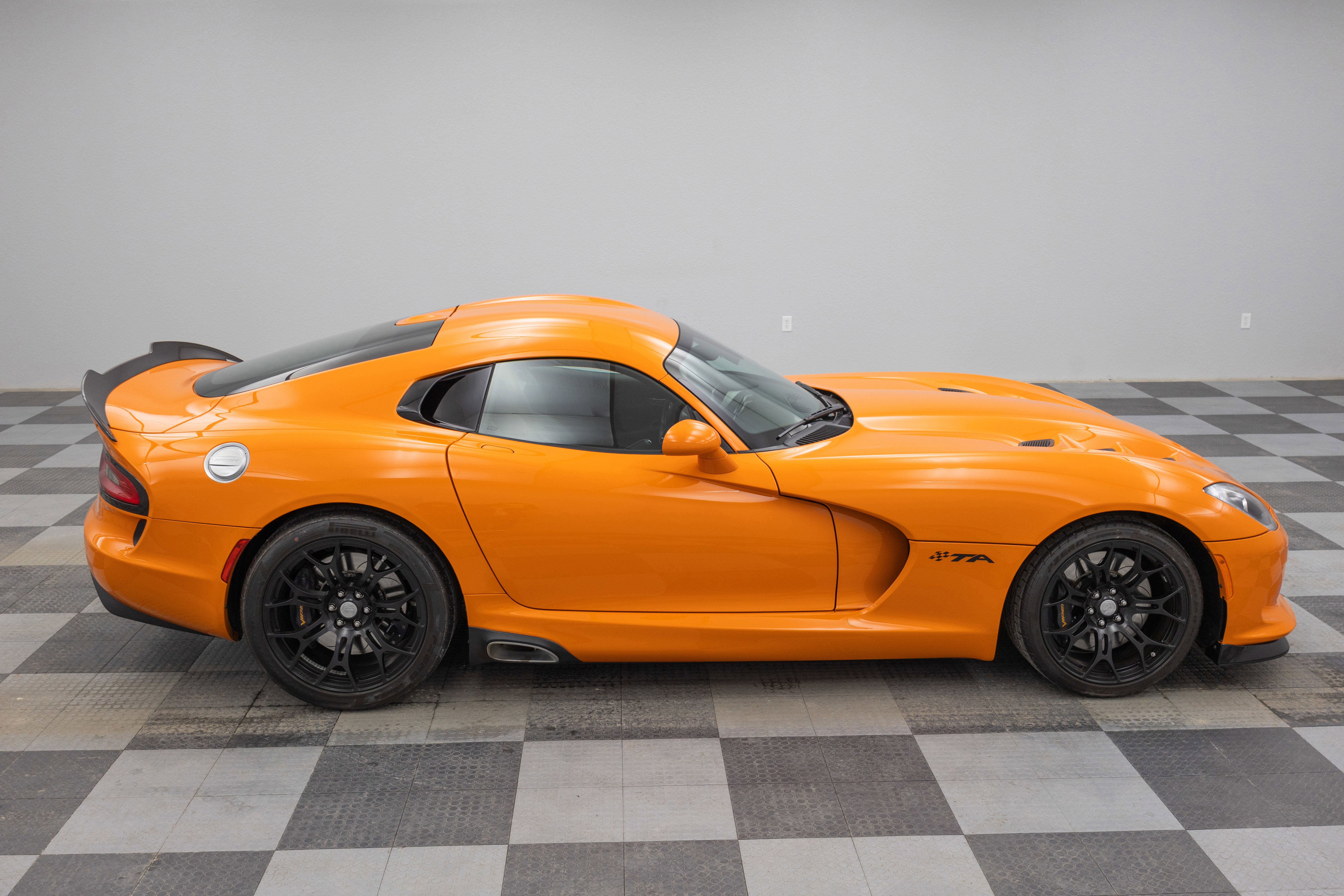 Used 2014 SRT Viper SRT-10 image 18