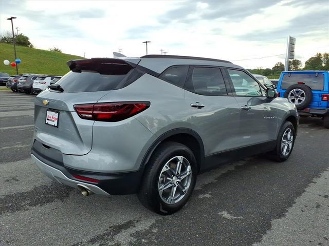 Used 2023 Chevrolet Blazer LT w/ Convenience Package FWD image 4