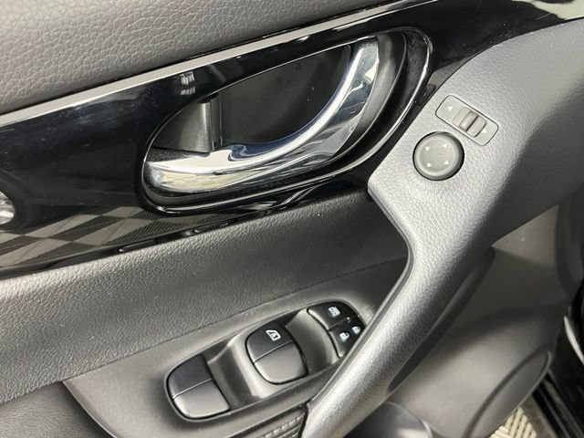 Used 2022 Nissan Rogue Sport SV AWD/4WD image 19