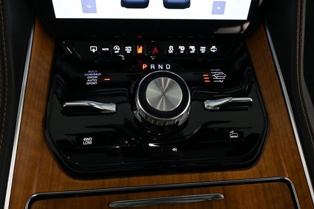 Used 2024 Jeep Grand Wagoneer L Series III image 35