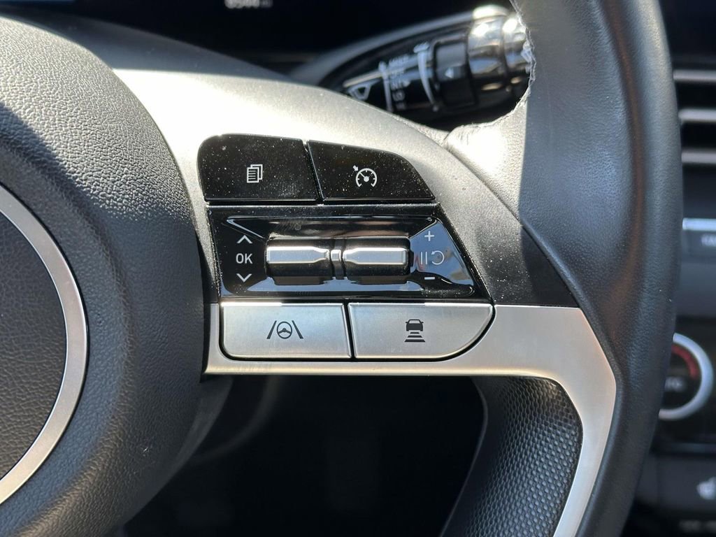 Used 2023 Hyundai Elantra SEL w/ Convenience Package FWD image 18