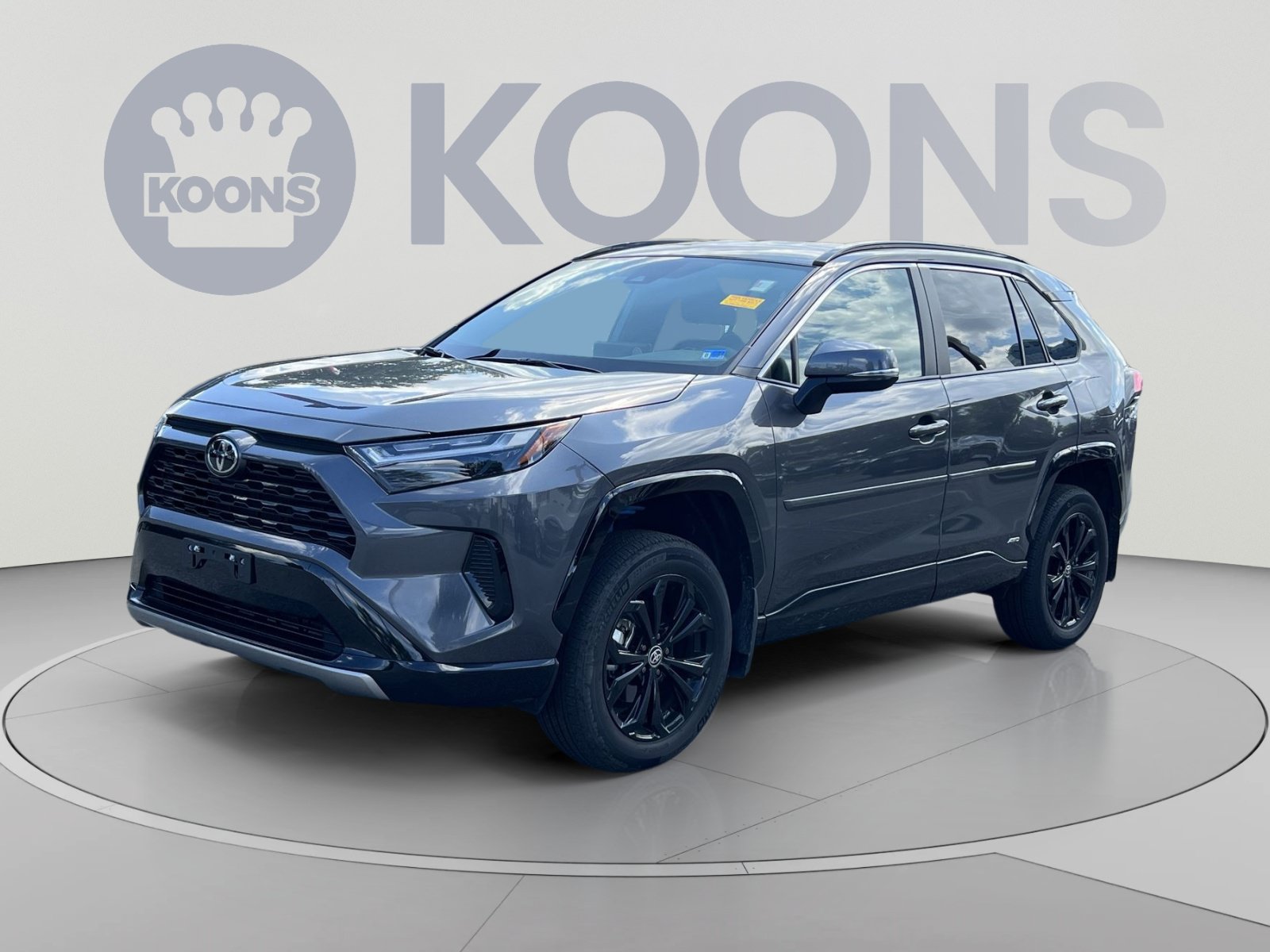 Used 2025 Toyota RAV4 SE AWD/4WD image 1