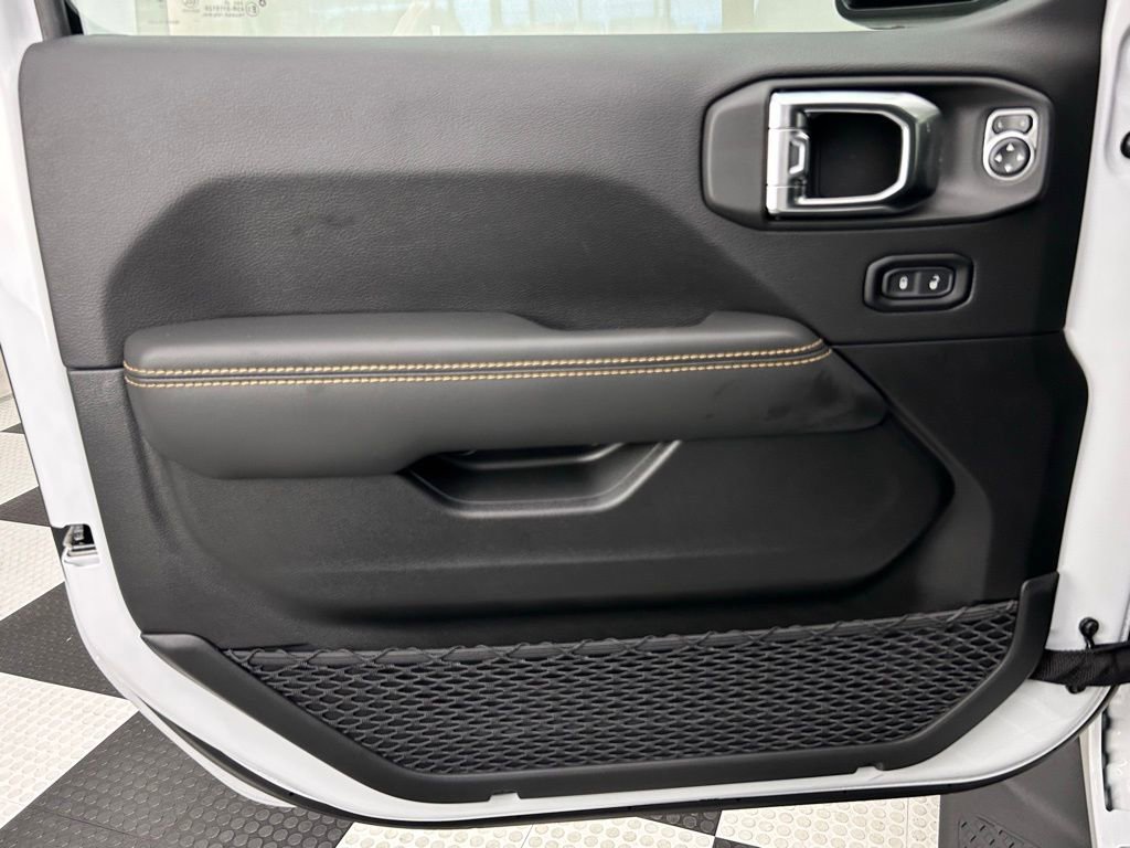 New 2025 Jeep Gladiator Sport image 12