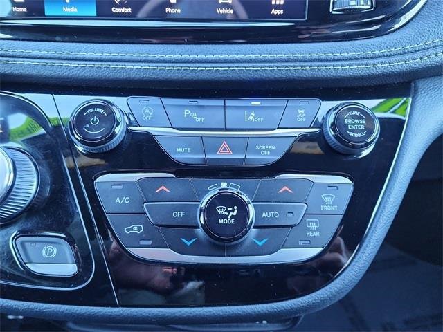 Used 2021 Chrysler Pacifica Touring-L w/ S Appearance Package image 25