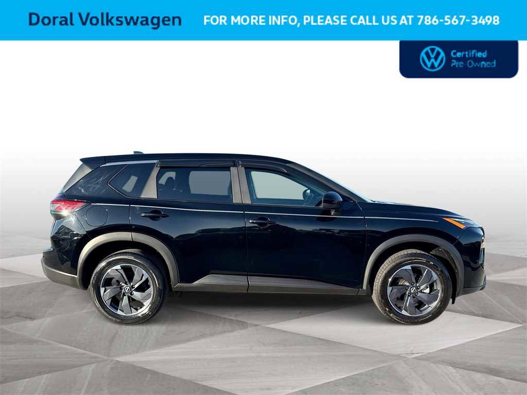 Used 2024 Nissan Rogue SV image 8