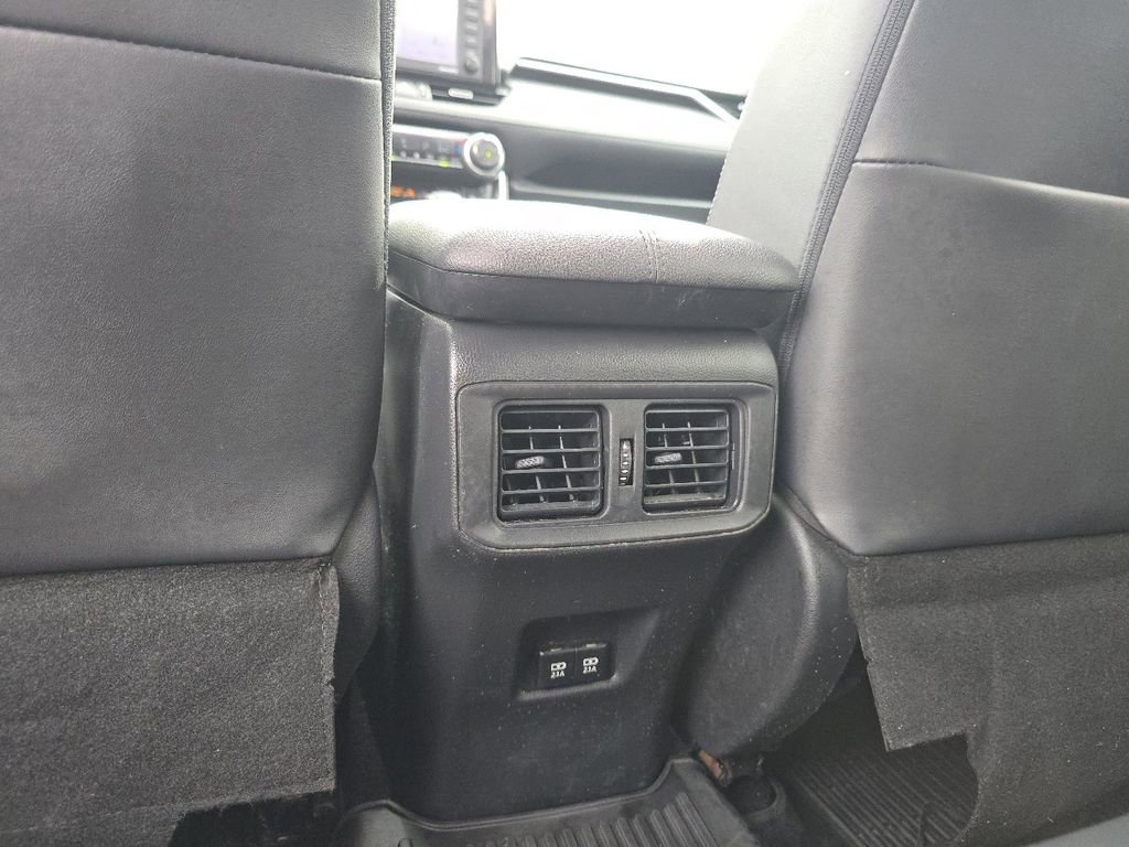 Used 2020 Toyota RAV4 XLE Premium image 24