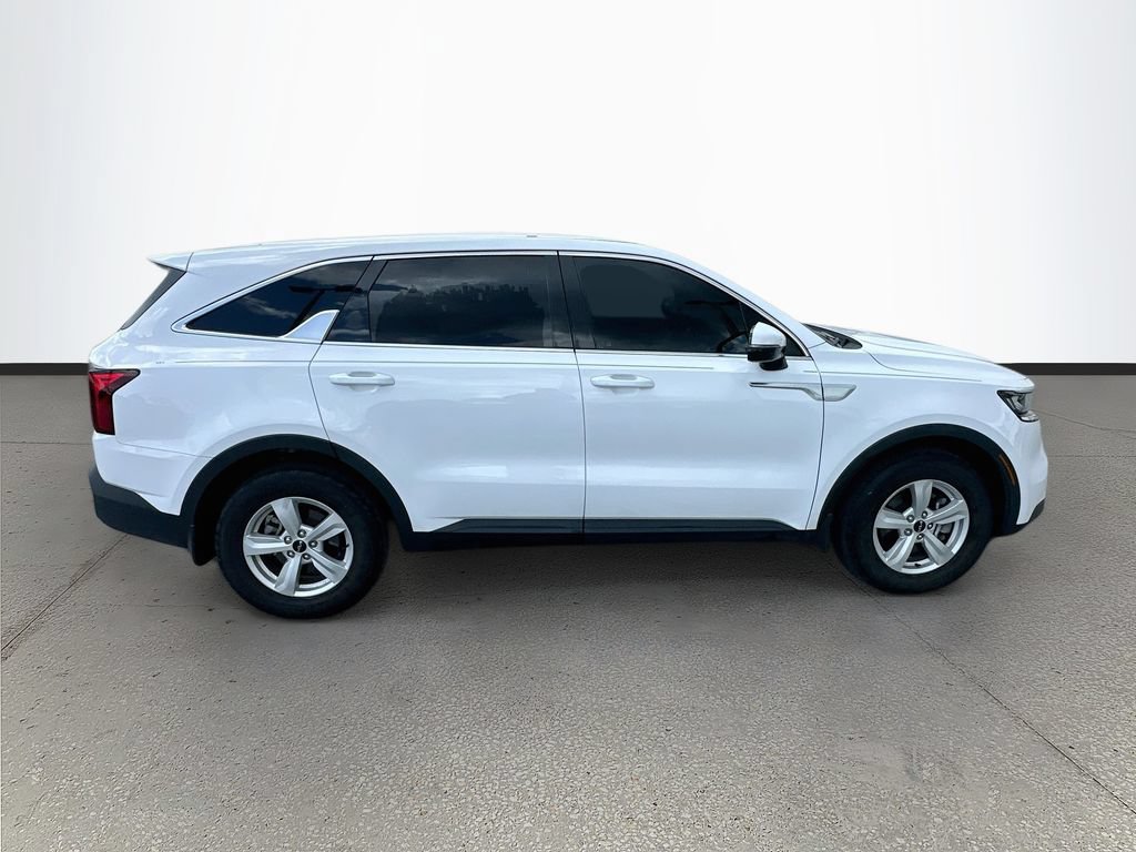 Used 2023 Kia Sorento LX FWD image 8