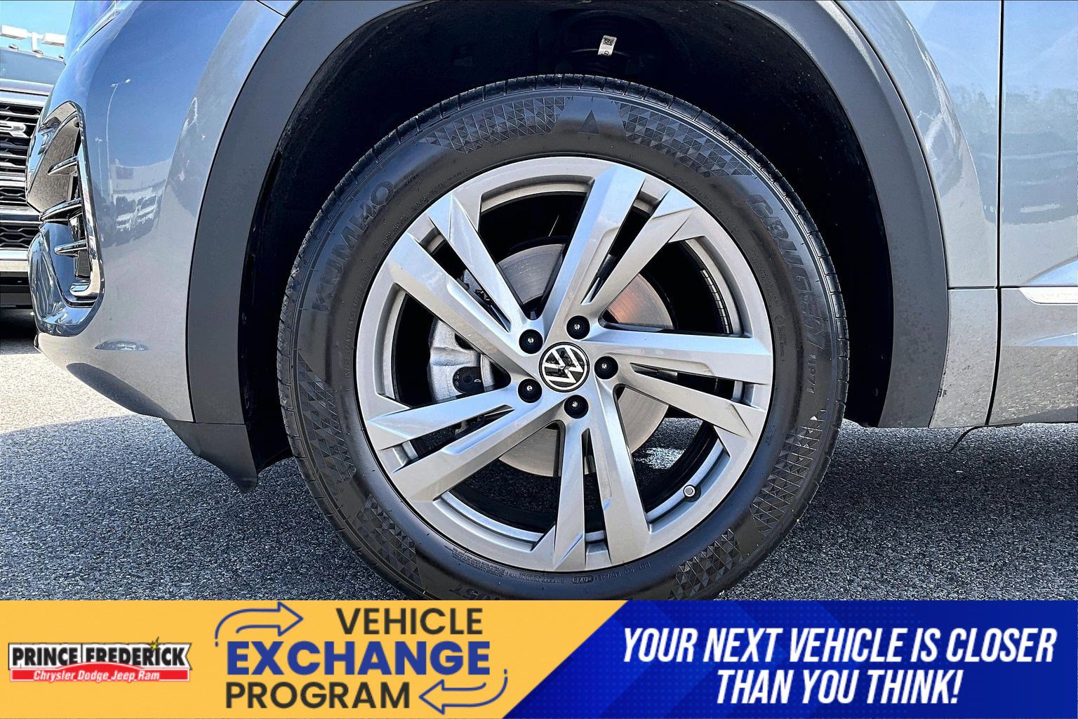 Used 2024 Volkswagen Atlas Cross Sport SEL R-Line AWD/4WD image 8