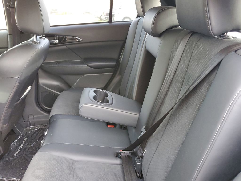 Used 2025 Mitsubishi Eclipse Cross Black Edition image 13