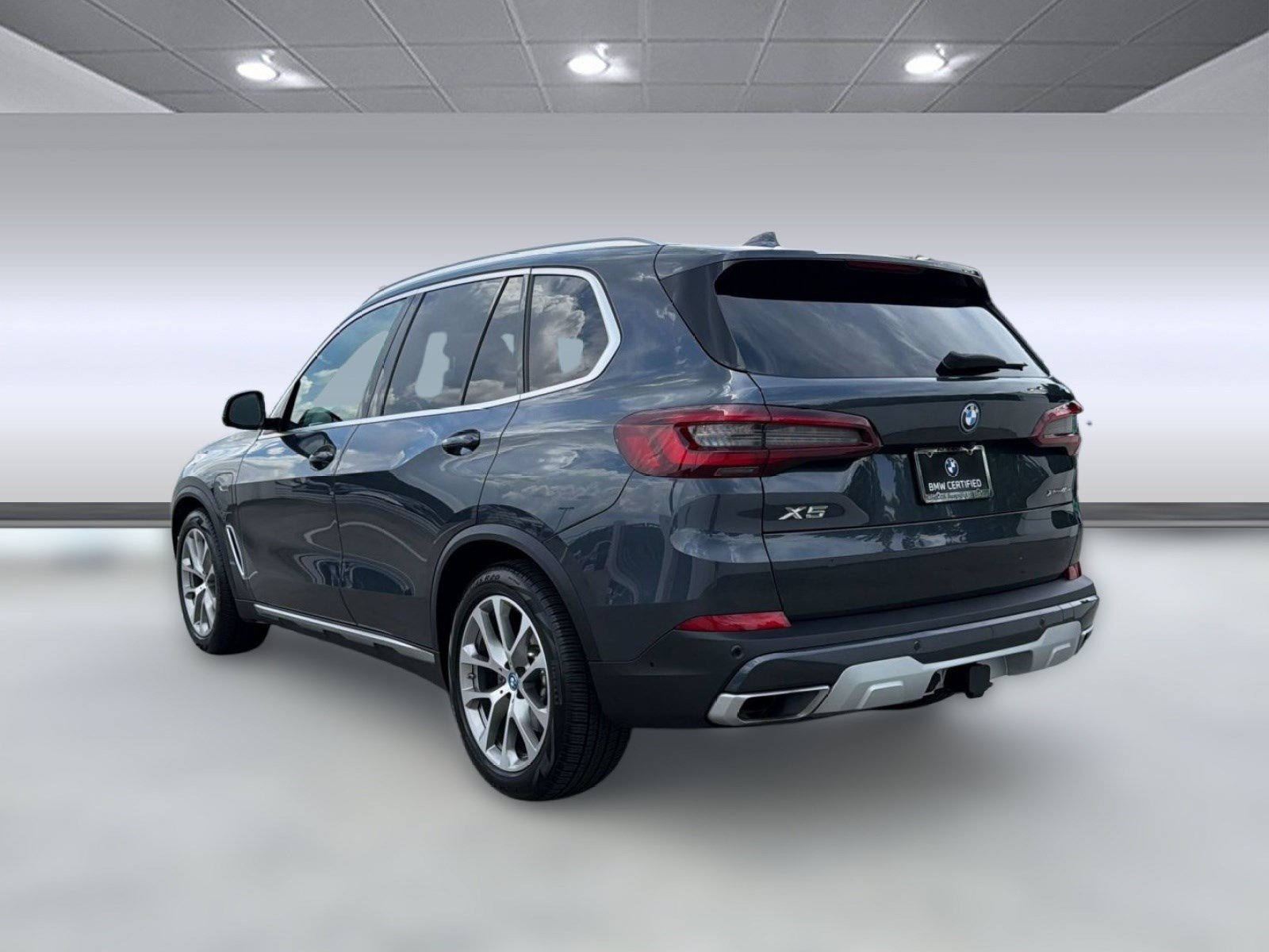 Used 2022 BMW X5 xDrive45e w/ Premium Package AWD/4WD image 3