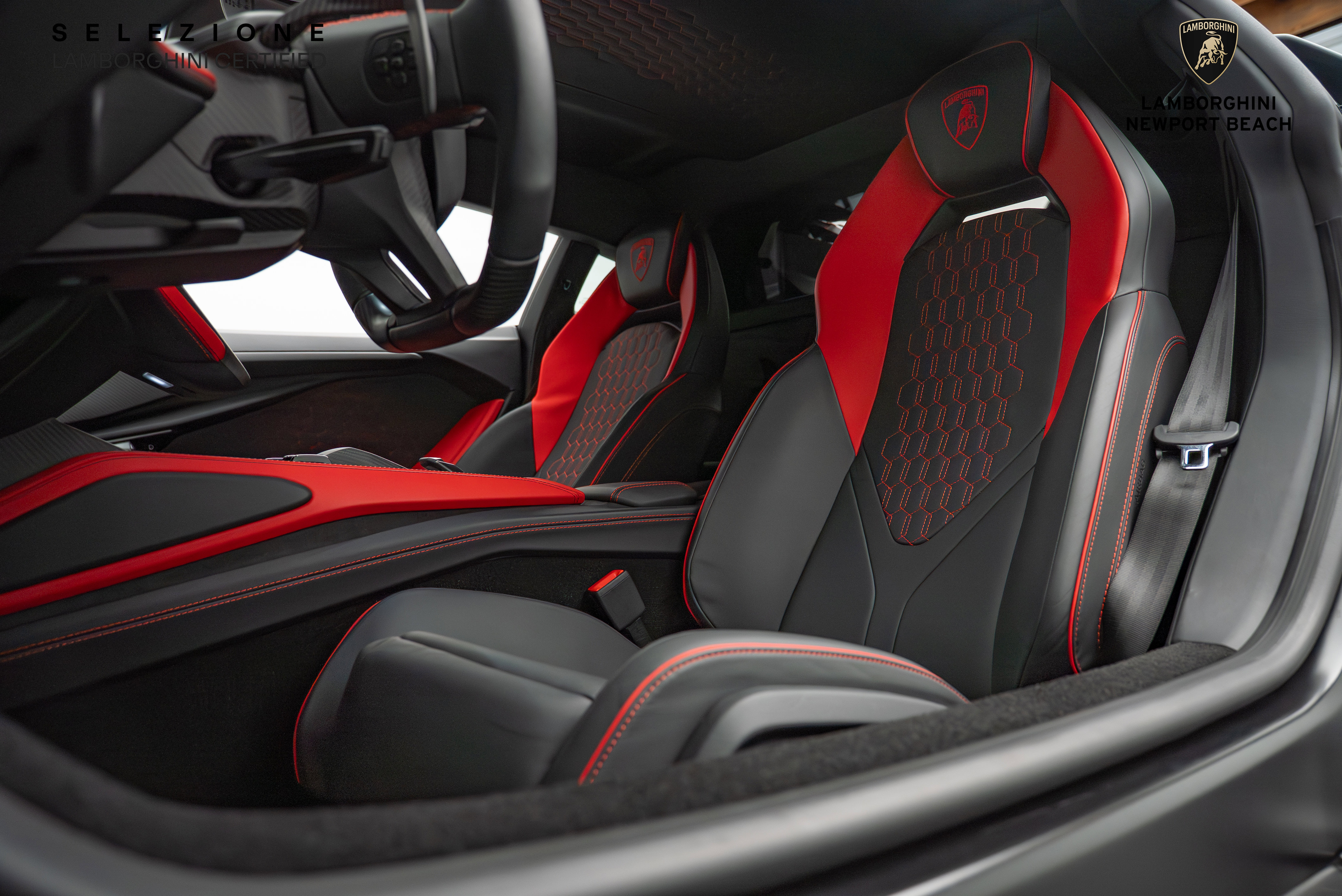 Used 2024 Lamborghini Revuelto image 28