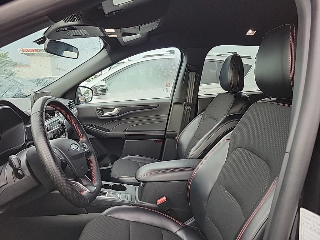 Used 2025 Ford Escape ST-Line FWD image 6