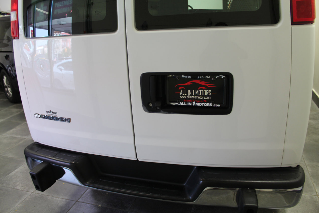 Used 2018 Chevrolet Express 2500 RWD 2500 135 w/ Driver Convenience Package image 6