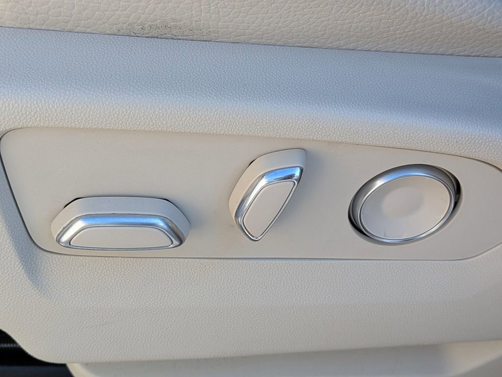 Used 2021 GMC Yukon Denali w/ Denali Premium Package image 19