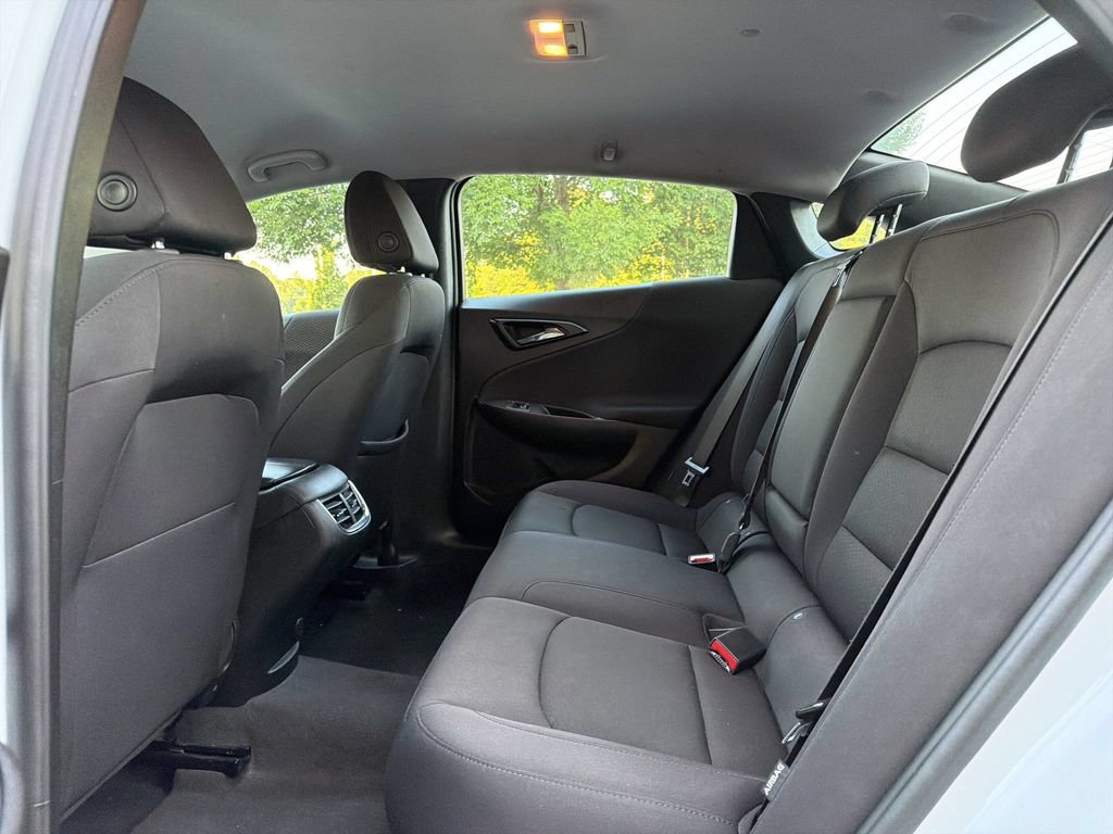 Used 2023 Chevrolet Malibu LT FWD image 11