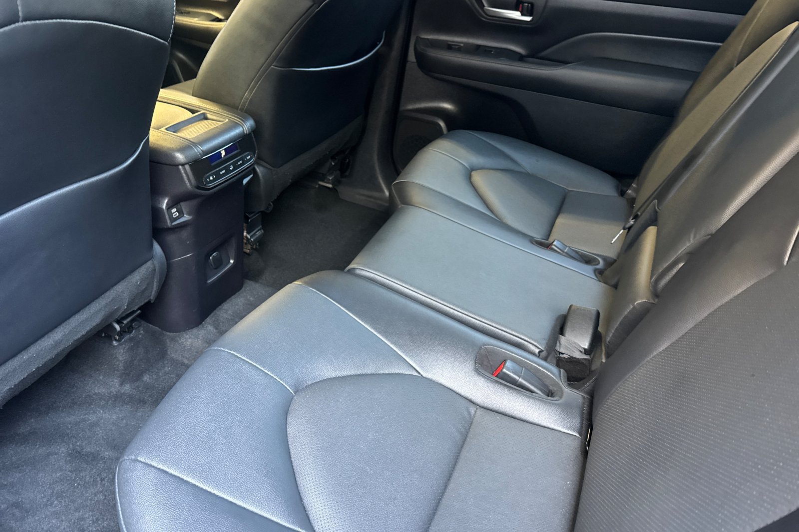 Certified 2024 Toyota Grand Highlander FWD image 16
