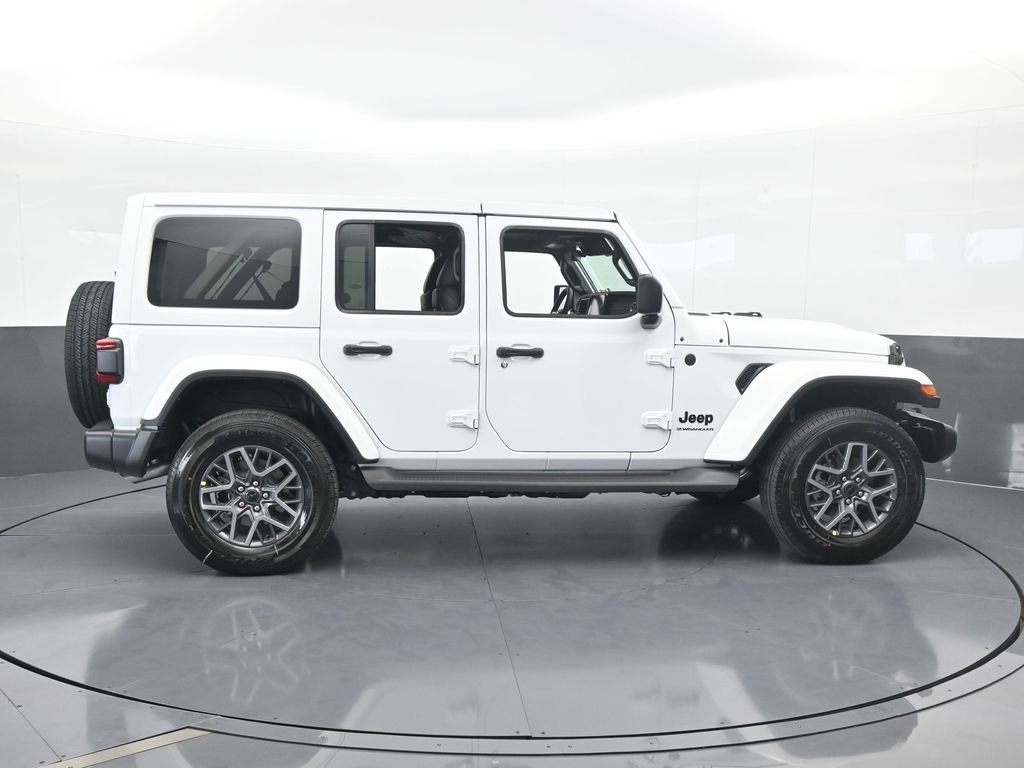 Used 2025 Jeep Wrangler Unlimited Sahara AWD/4WD image 7