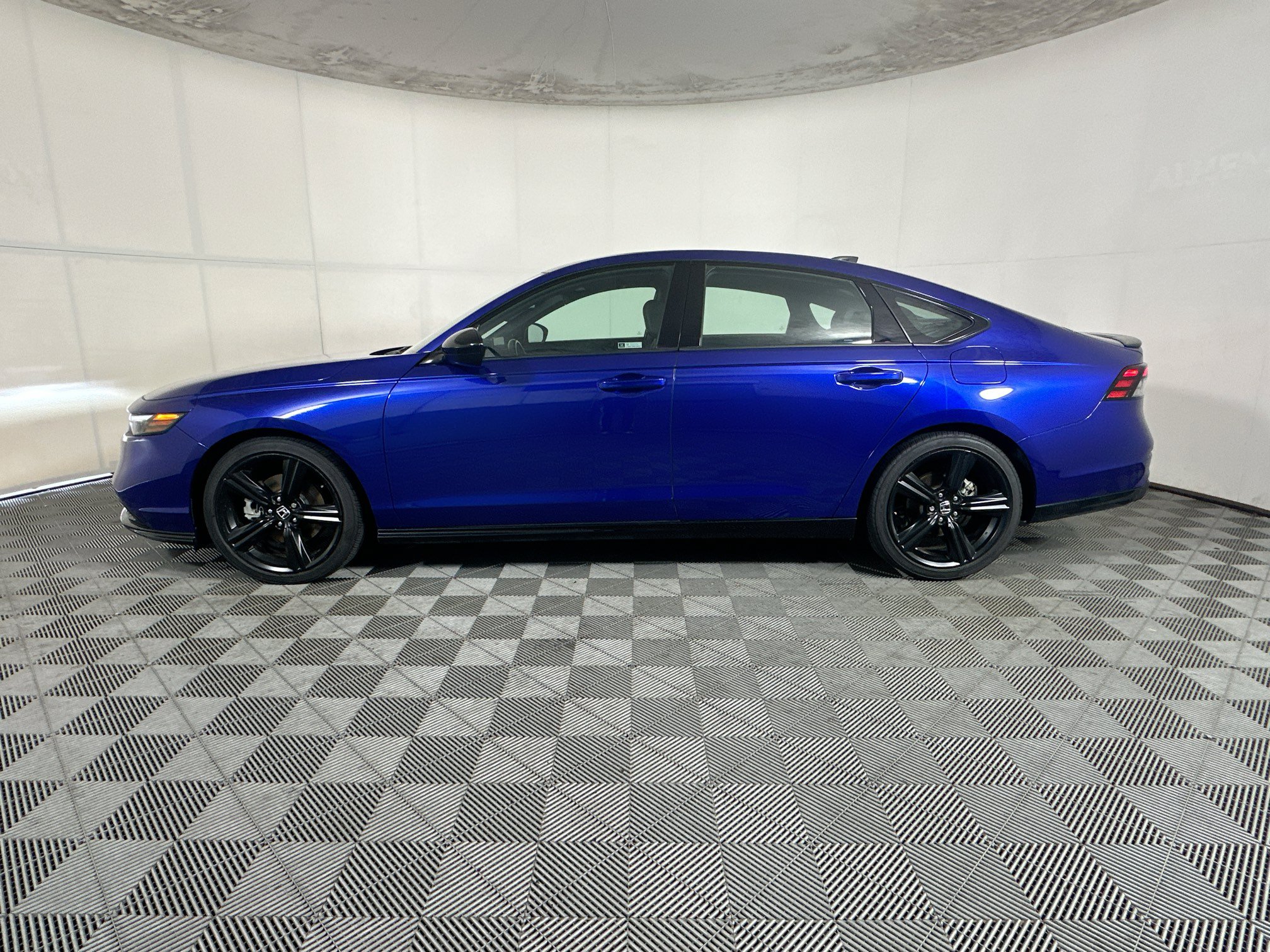 Used 2024 Honda Accord Sport image 6