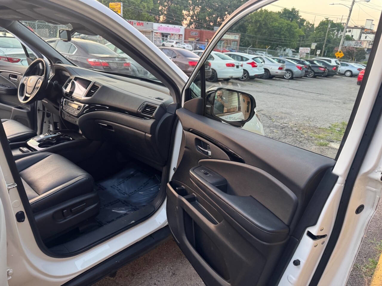 Used 2018 Honda Pilot Touring image 18