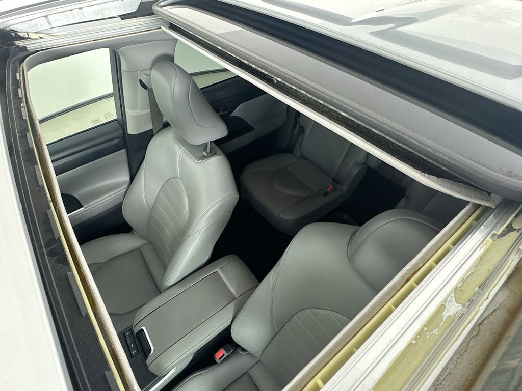Used 2020 Toyota Highlander XLE FWD image 26