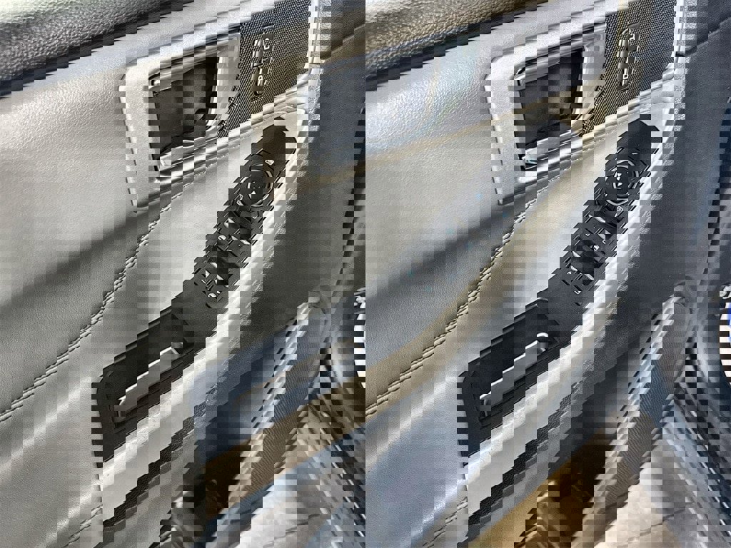 Used 2022 Ford Explorer XLT w/ Equipment Group 202A image 14