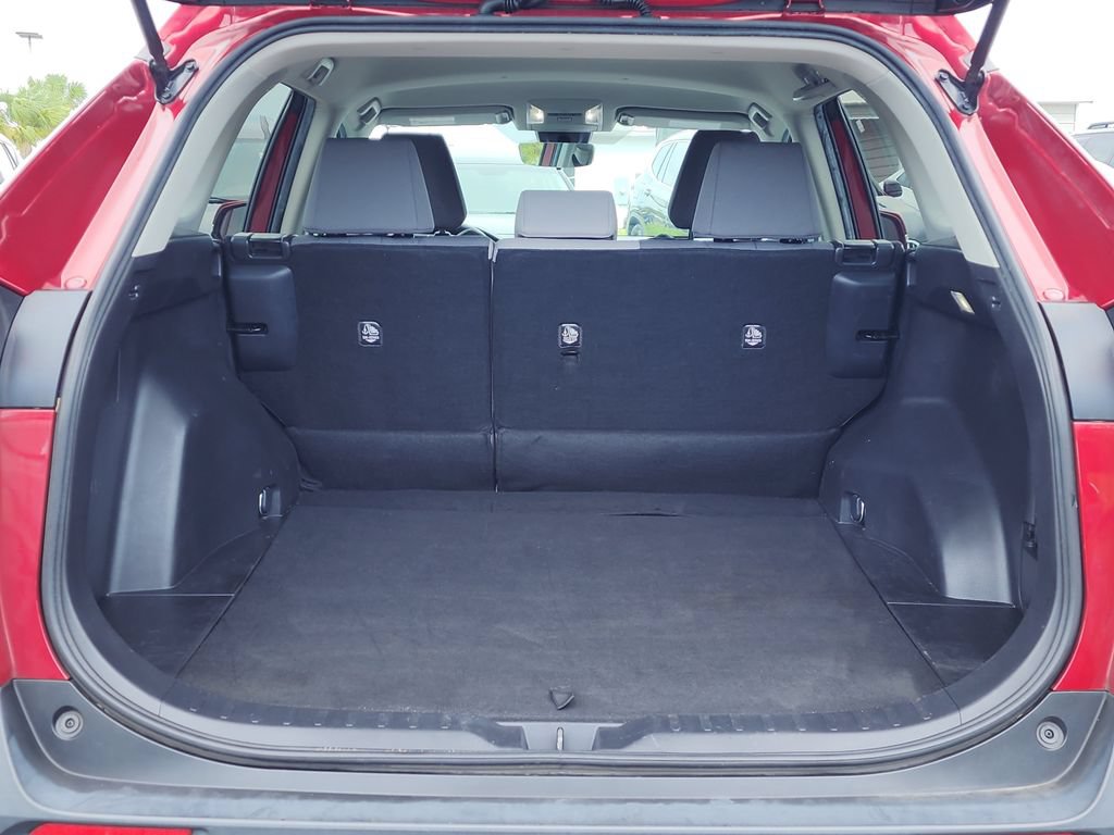 Used 2022 Toyota RAV4 XLE FWD image 14