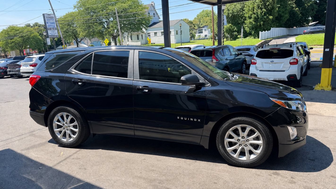 Used 2020 Chevrolet Equinox LS AWD/4WD image 5