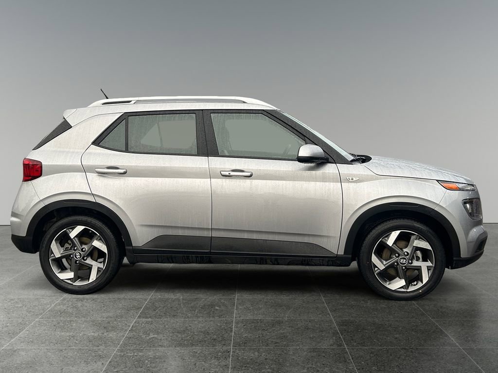 Certified 2025 Hyundai Venue SEL image 8