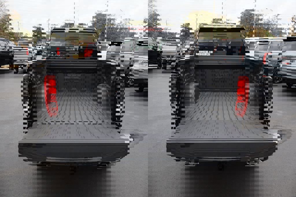 New 2026 GMC Sierra 1500 SLE image 18