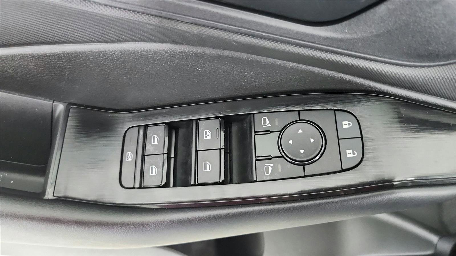 Used 2024 Nissan Rogue S FWD image 10