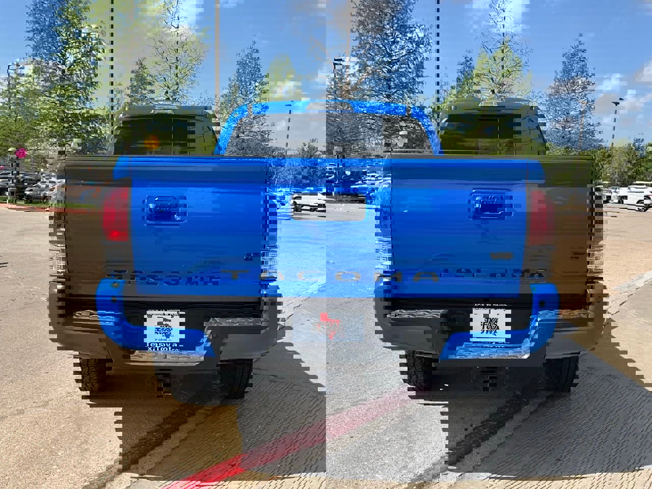 Used 2021 Toyota Tacoma TRD Sport w/ Technology Package image 7