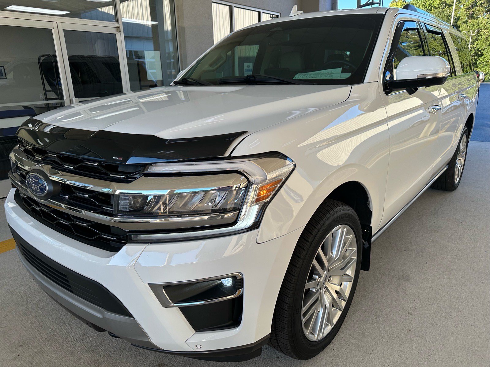 Certified 2024 Ford Expedition Max Limited AWD/4WD image 3