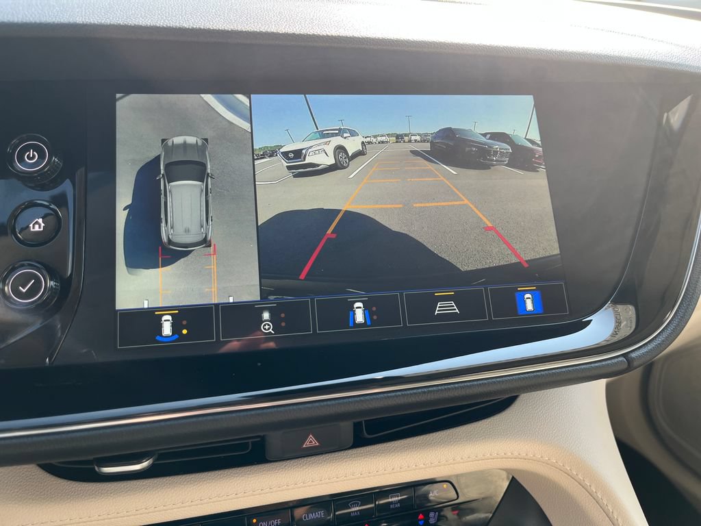 Used 2023 Buick Envision Avenir AWD/4WD image 18
