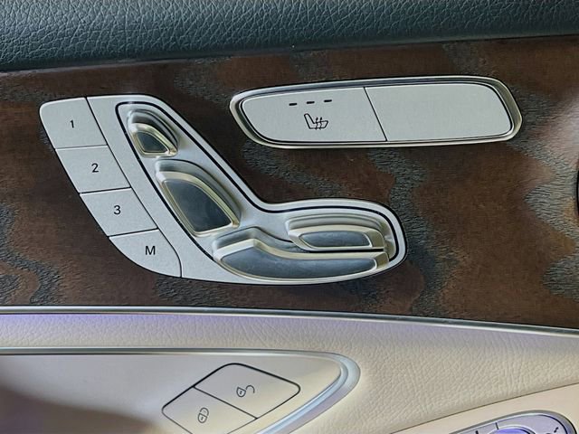 Used 2021 Mercedes-Benz GLC 300 4MATIC w/ Premium Package image 13