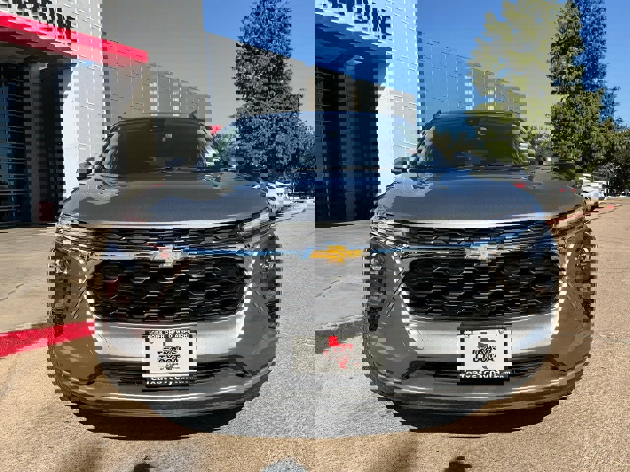 Used 2025 Chevrolet Trax LT image 4