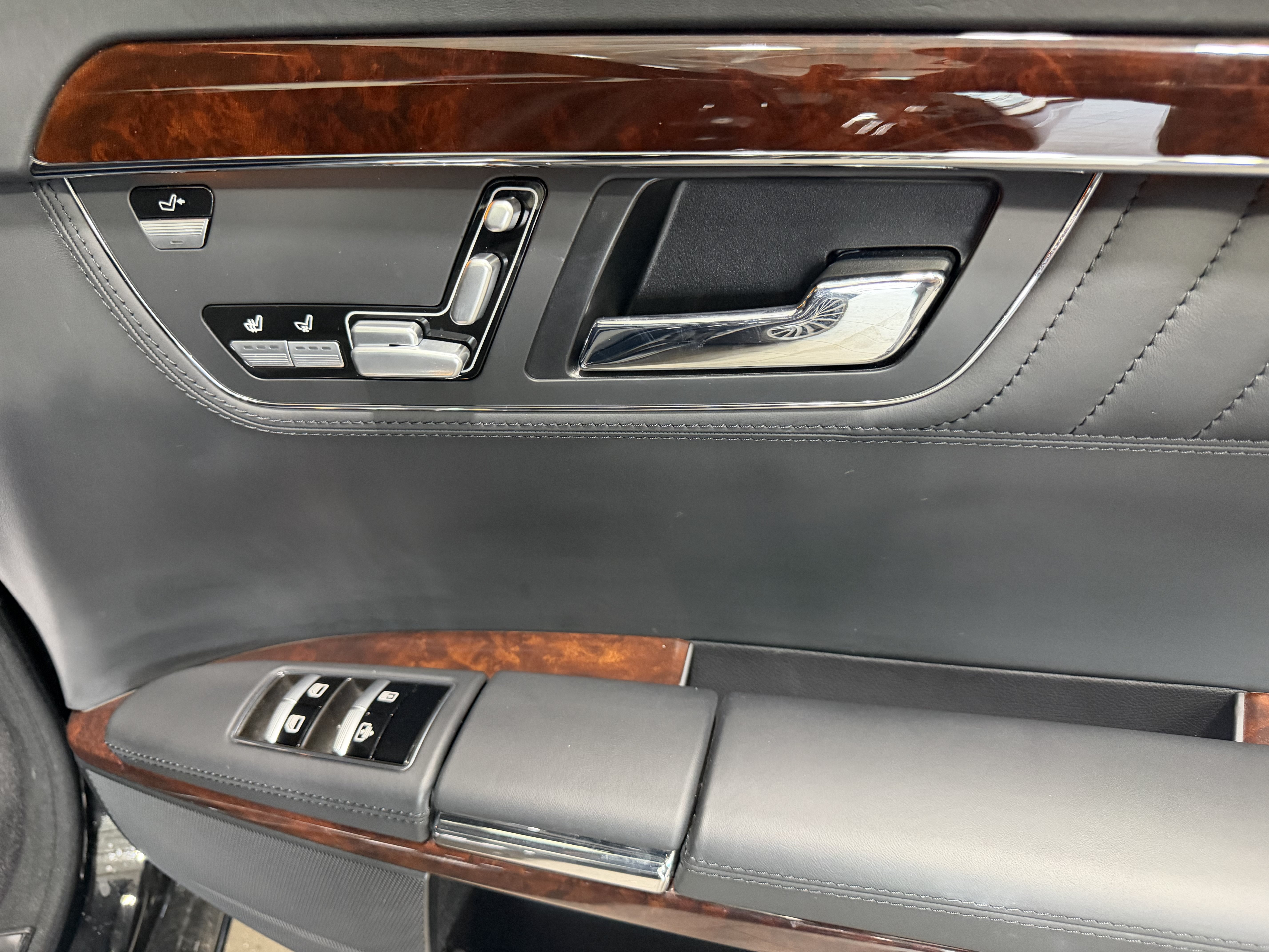 Used 2009 Mercedes-Benz S 600 image 34