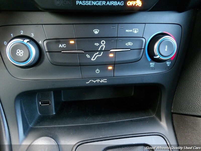 Used 2018 Ford Focus SE FWD image 19