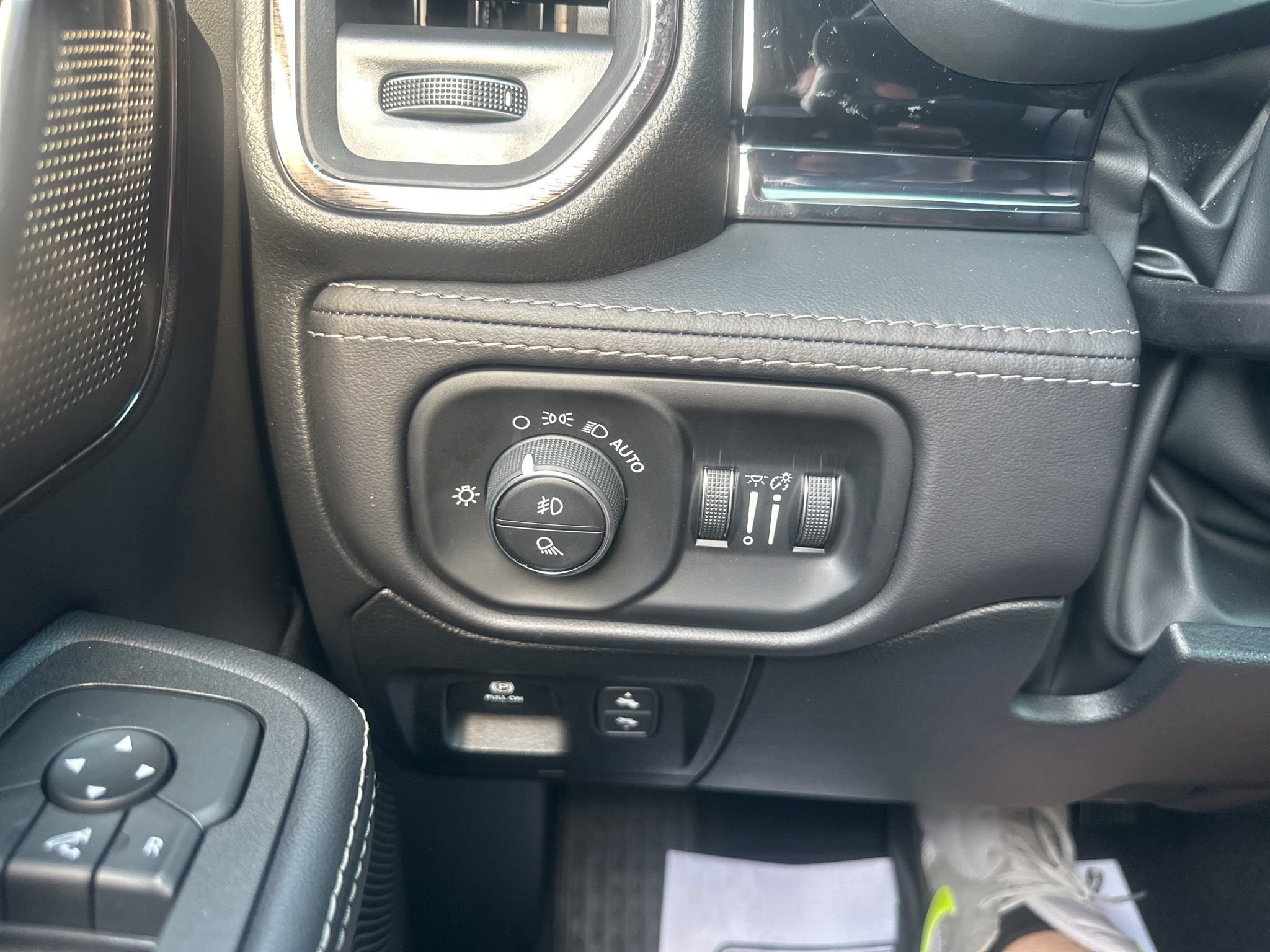 Used 2026 RAM 1500 Limited AWD/4WD image 34