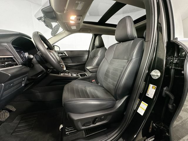 Used 2023 Mitsubishi Outlander SE AWD/4WD image 4