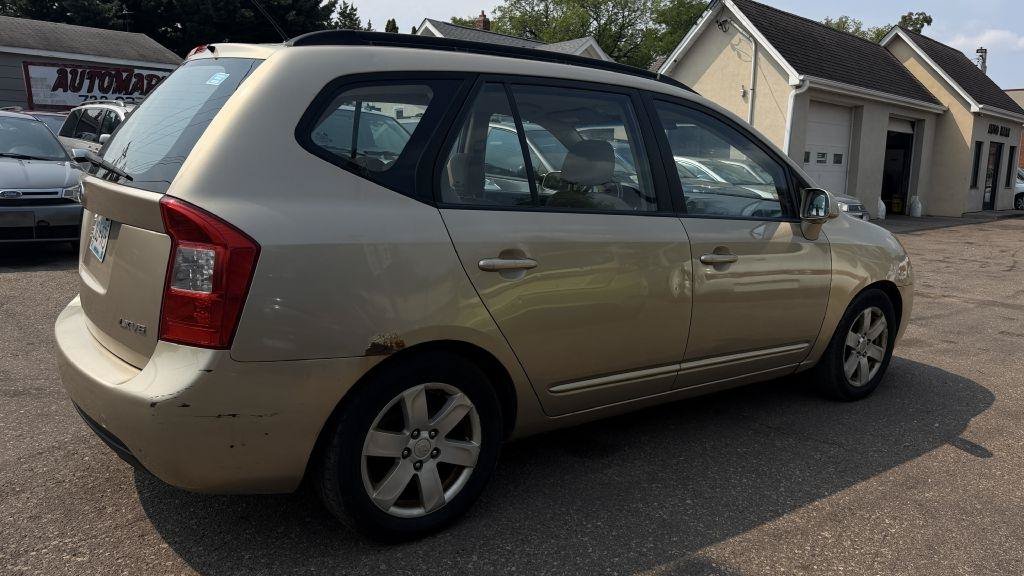 Used 2008 Kia Rondo LX w/ Convenience Pkg FWD image 1