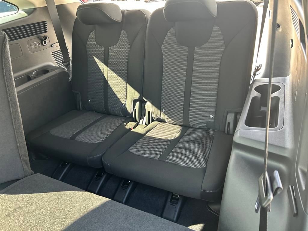 New 2026 Kia Sorento LX FWD image 25
