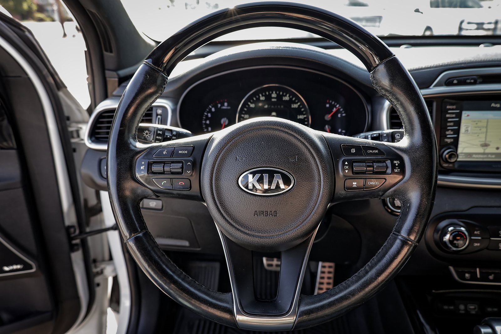 Used 2017 Kia Sorento SX image 12