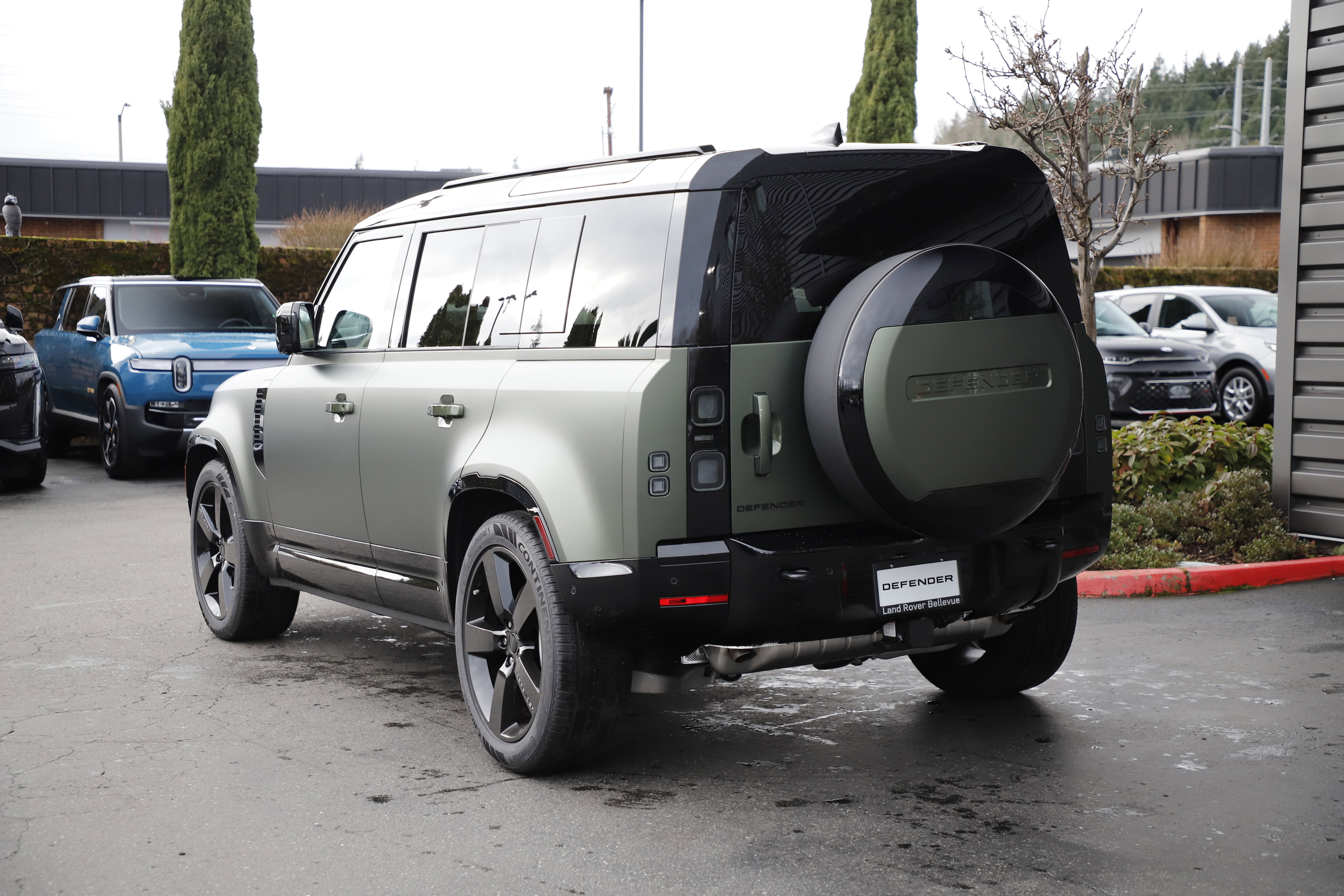 New 2026 Land Rover Defender 110 X-Dynamic SE image 8